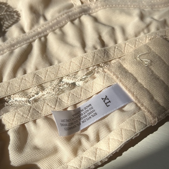 New with tags size extra-large, and lace bra let - Picture 5 of 5